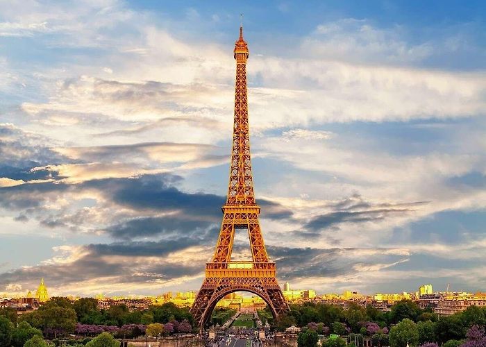 Eiffel Tower photo