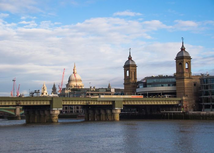 Thames River photo
