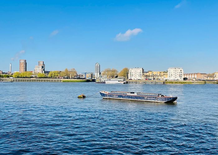 Thames River photo