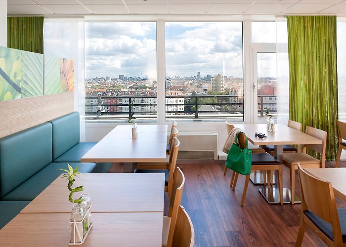 Cafeteria TU Skyline ibis Berlin Messe, Bezirk Charlottenburg-Wilmersdorf : -24% during ... photo