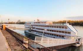 Botel Pressburg Exterior photo