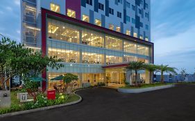 Favehotel Karawang Exterior photo