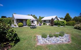 Blue Thistle Cottages Te Anau Exterior photo