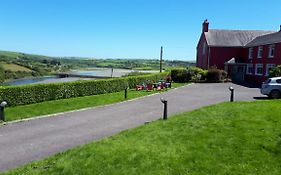 Bridgeview Farmhouse Bed And Breakfast Kilbrittain Exterior photo