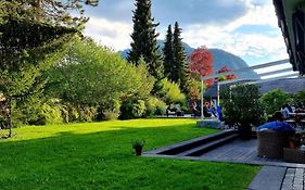 Hotel Alpine Lodge Γκστάαντ Exterior photo