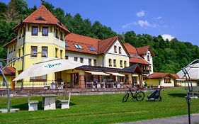 Hotel Julianin Dvor Habovka Exterior photo