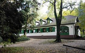 Feherkolapa Turistahaz Panzio Hostel Lillafüred Exterior photo