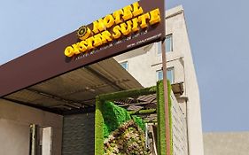 Hotel Oyster Suite Andheri West Βομβάη Exterior photo