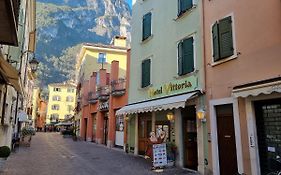 Hotel Vittoria Ρίβα ντελ Γκάρντα Exterior photo