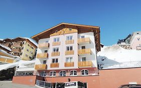 Hotel Laaxerhof Obertauern Exterior photo