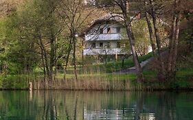 Lake House Sebanc Διαμέρισμα Μπλεντ Exterior photo