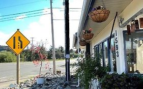 Economy Inn Reedsport Exterior photo