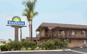 Days Inn By Wyndham In Σαν Μπερναρντίνο Exterior photo