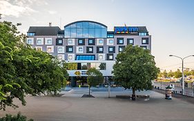 Park Inn By Radisson Danube Μπρατισλάβα Exterior photo