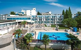 Hotel Zorna Plava Laguna Πόρετς Exterior photo