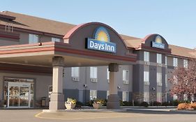 Days Inn & Suites By Wyndham Θάντερ Μπέι Exterior photo