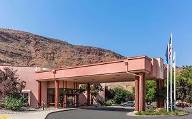 Quality Suites Moab Near Arches National Park Exterior photo