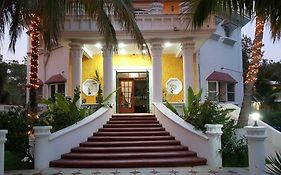 Mansion Giahn Bed & Breakfast Bed and Breakfast Κανκούν Exterior photo