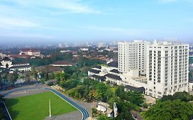 Pullman Bandung Grand Central Ξενοδοχείο Exterior photo