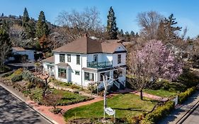 Abigail'S Bed And Breakfast Inn Άσλαντ Exterior photo