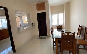 4 Beds Condo Holiday Home At Bashundhara Ντάκα Exterior photo