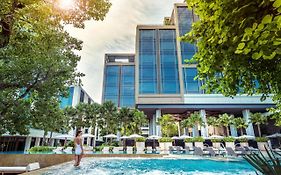 Four Seasons Hotel Bangkok At Chao Phraya River Exterior photo