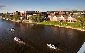 Courtyard La Crosse Downtown/Mississippi Riverfront Ξενοδοχείο Exterior photo