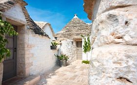 Trulli Holiday Albergo Diffuso Αλμπερομπέλο Exterior photo