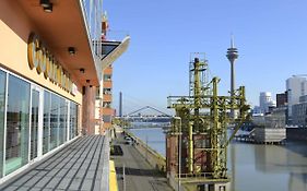 Courtyard By Marriott Duesseldorf Hafen Ξενοδοχείο Exterior photo