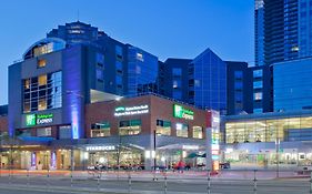 Holiday Inn Express Vancouver-Metrotown Μπέρναμπι Exterior photo