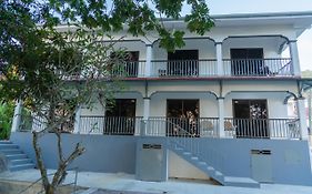 E&E Self Catering Ξενοδοχείο Beau Vallon  Exterior photo