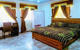 Lugbe Guest House By Select On Airport Rd, 3Rooms, 3 King-Sized Beds Αμπούζα Exterior photo