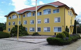 Leier Business Hotel Gönyů Exterior photo