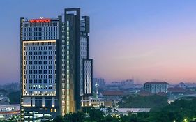 Movenpick Surabaya City Ξενοδοχείο Exterior photo