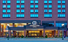 Doubletree By Hilton Lansing Ξενοδοχείο Exterior photo