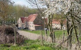 De Verborgen Parel Bed and Breakfast Borgloon Exterior photo