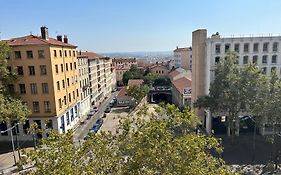 Hotel De La Croix-Rousse Λυών Exterior photo