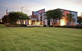 Hampton Inn Όμπερν Exterior photo