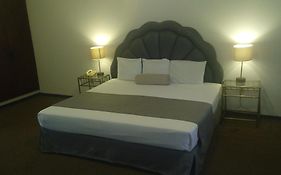 Hotel Suites Bernini Γκουανταλαχάρα Room photo