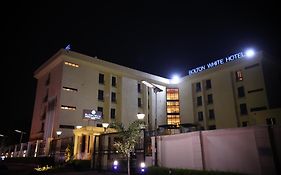 Bolton White Hotel - Αμπούζα Exterior photo