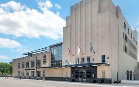 Cambria Hotel Detroit Downtown Exterior photo