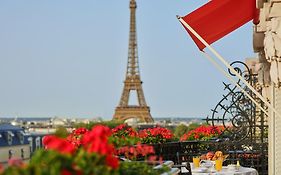 Hotel Plaza Athenee - Dorchester Collection Παρίσι Exterior photo