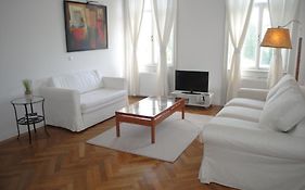 Kunsthaus Apartments Βιέννη Room photo