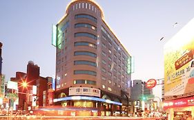 Cambridge Tainan Hotel Exterior photo