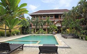 Beneyasa Beach Inn I Kuta Lombok Exterior photo