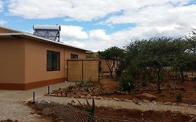 Cheetah View Lodge Otjiwarongo Exterior photo