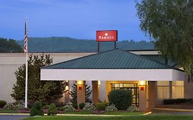 Ramada By Wyndham Cortland Hotel & Conference Center Exterior photo