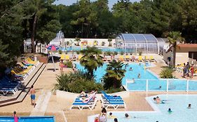 Camping Officiel Siblu Le Bois Dormant Ξενοδοχείο Σαιν-Ζαν-ντε-Μον Exterior photo