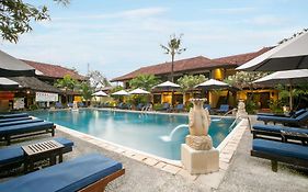 Legian Paradiso Hotel Exterior photo