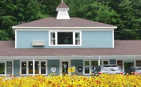 The Little Lion Μοτέλ Great Barrington Exterior photo